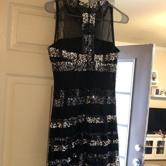 Elegant Formal Sequin Dress - Picture 3 of 3